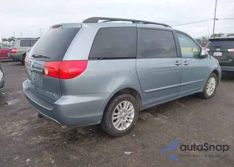 2010 Toyota Sienna Xle z USA, uszkodzony, nr VIN 5TDDK4CC3AS032884